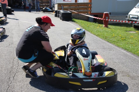 Karting du grand arc idée cadeaux Le « Stage de pilotage » Karting du grand arc idée cadeaux Le « Stage de pilotage »